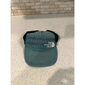 The North Face‎ Unisex Lo Pro Trucker Urban w/Logo & Design on Front Snapback